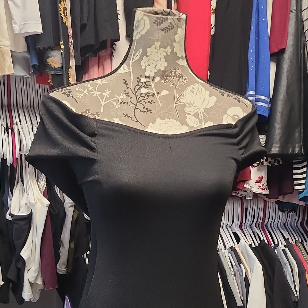 PrettyLittleThing Black Body Con Dress